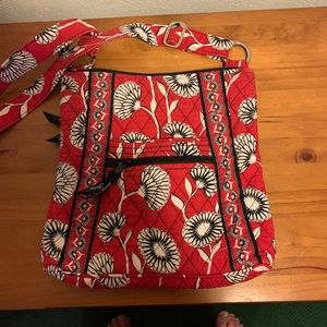 Vera Bradley Crossbody Purse. Deco Daisy Red/Black/White. Cotton Quilted.